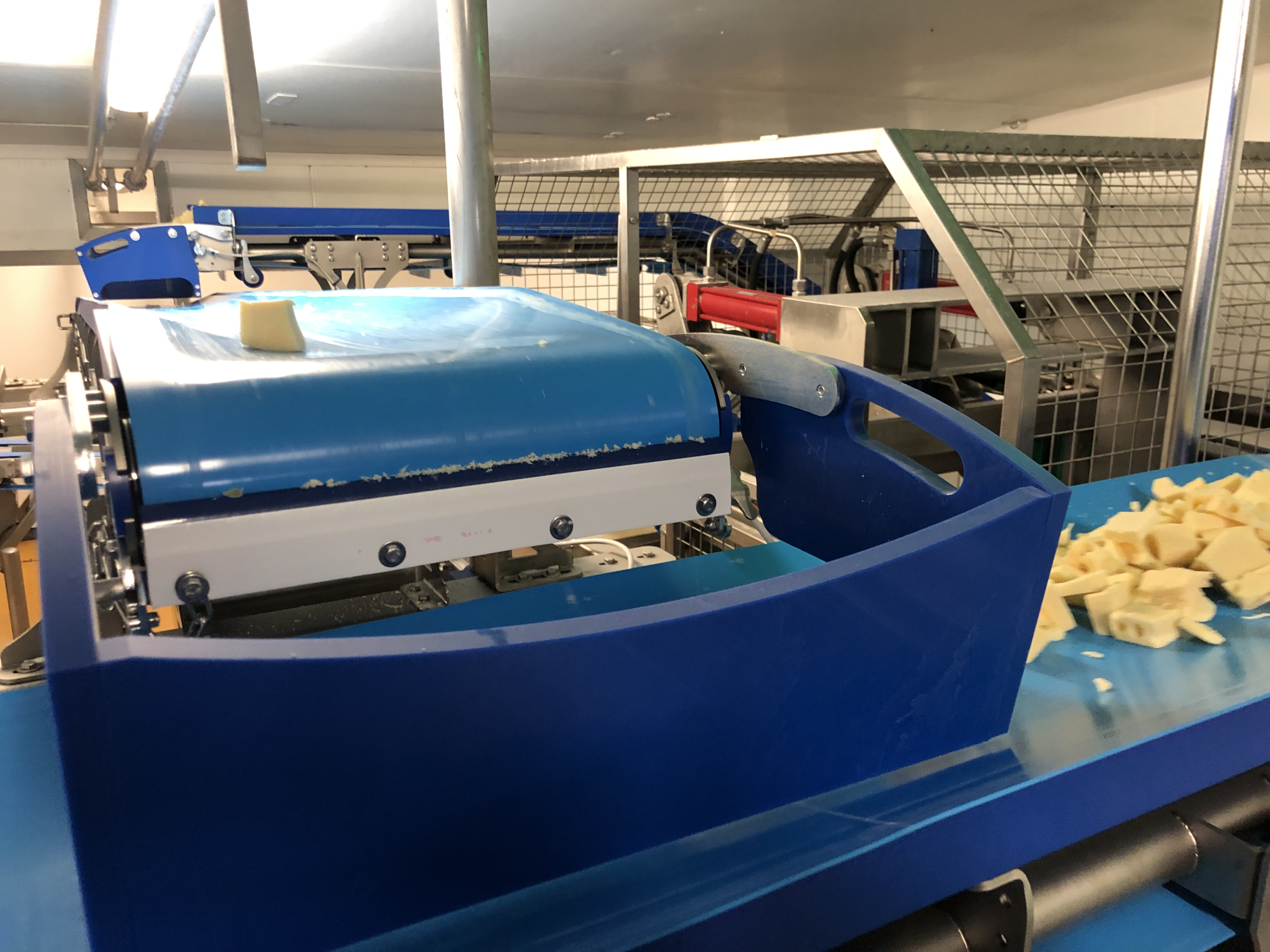 convoyeurs en auge hygiénique agroalimentaire aérien cubes fromages